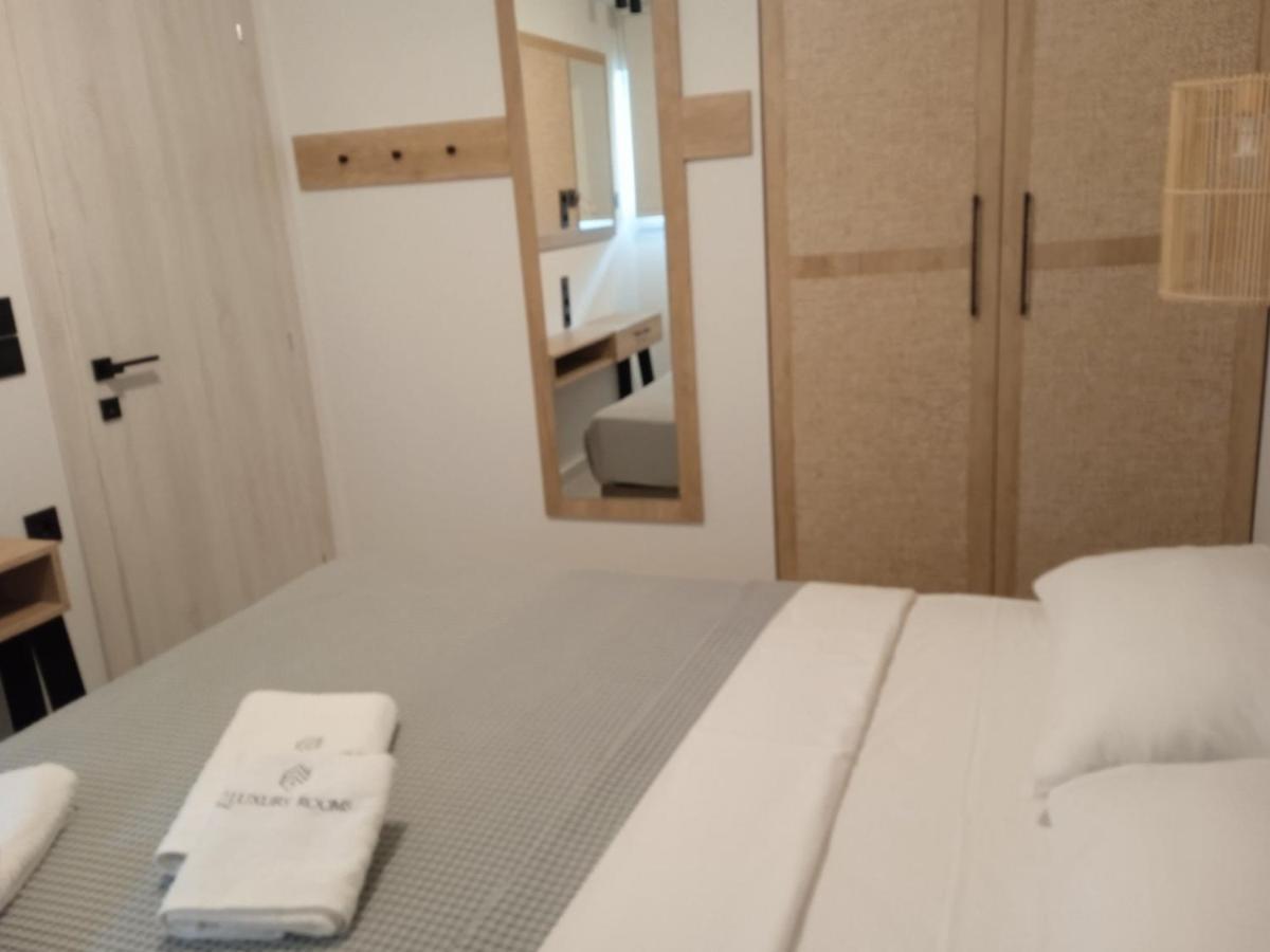 Q Luxury Rooms Paleros Екстериор снимка