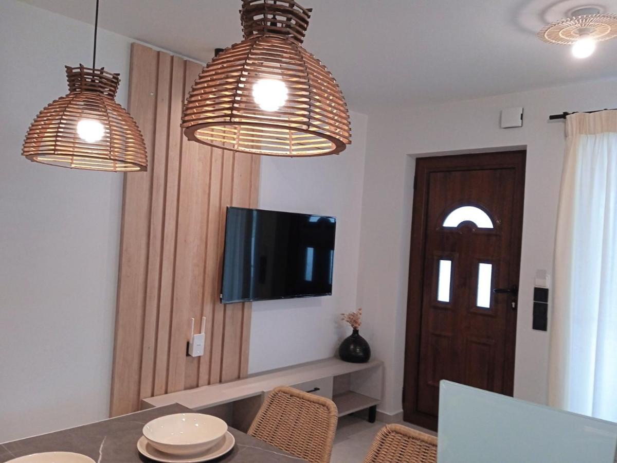 Q Luxury Rooms Paleros Екстериор снимка